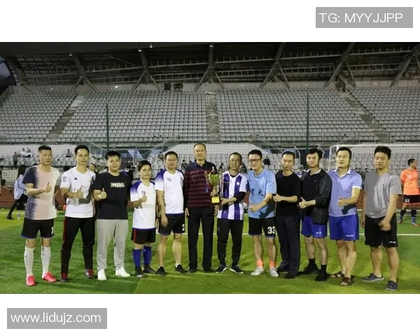 西安足球队在邀请赛中的团队协作表现分析与总结 西安足球队在邀请赛中的团队协作表现分析与总结